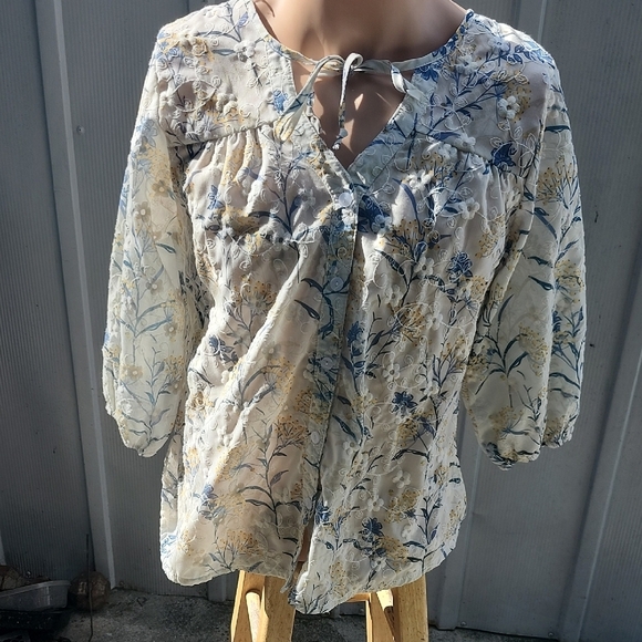 Ana & Rose Blue and Cream Tie Front 3/4 Sleeve Blouse - Picture 1 of 5